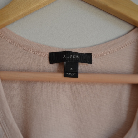 • SLEEVELESS GEM DETAIL TANK • - Picture 5 of 6